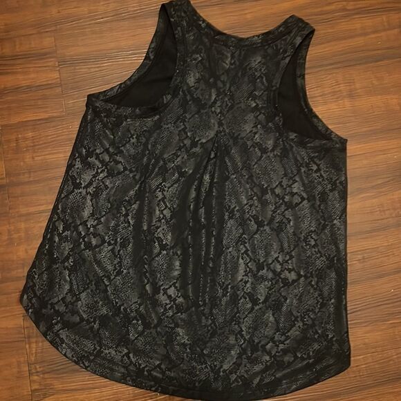 All in Motion Black Tank Top - Snake Print Black Workout Top TANK - LIKE NEW - Picture 5 of 5